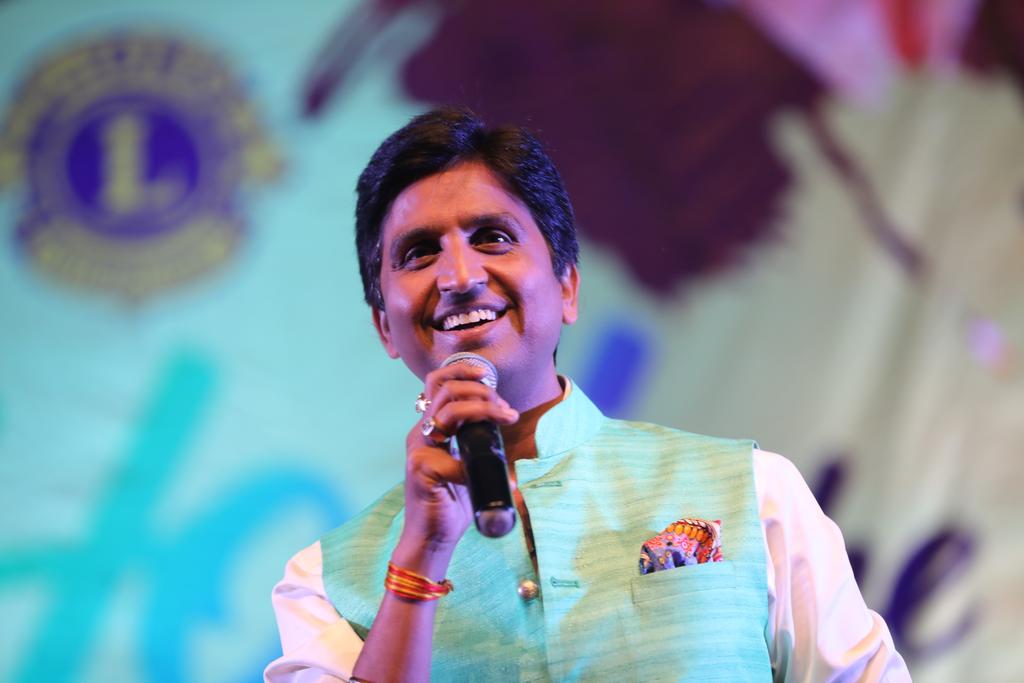 kumar vishwas